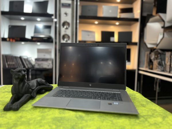 لپ تاپ اچ پی ( Hp Zbook Studio G5 | 32G | Xeon8850H | 512G | 4GB P1000 Nvidia | 15.6 FHD)  استوک